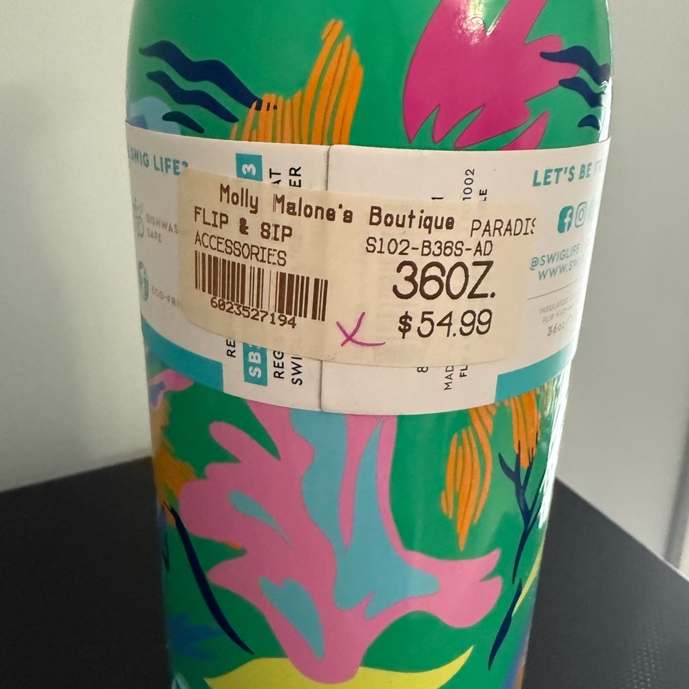 Swig Flip & Sip 36 Ounce Water Bottle Paradise *NEW WITH TAGS* - Picture 4 of 7